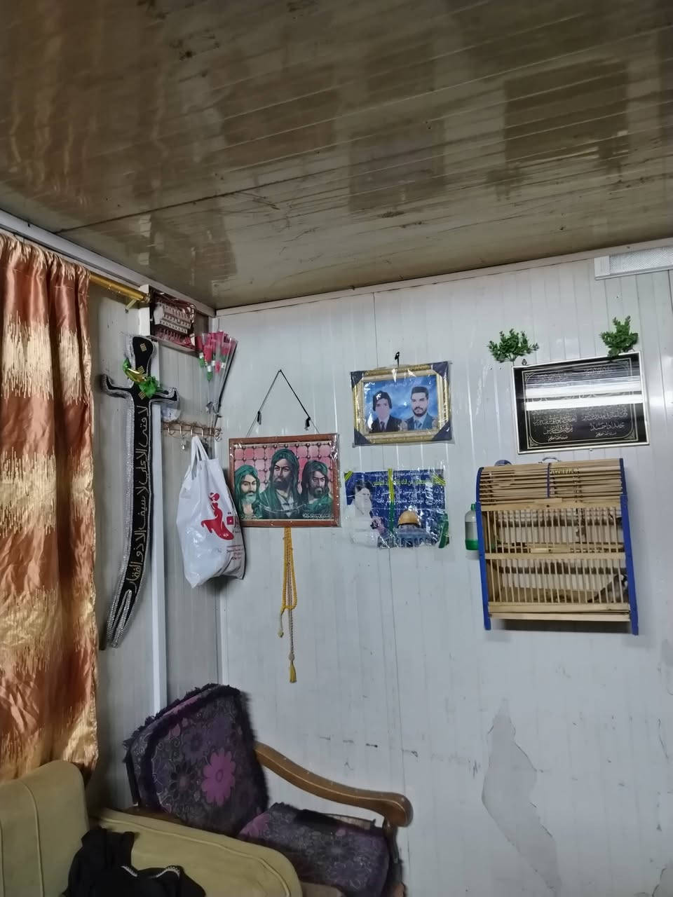 بيت كرفان للبيع يم مجمع الامام علي قرب كلية العلم الشراي يتصل ع هذا الرقم ***********
