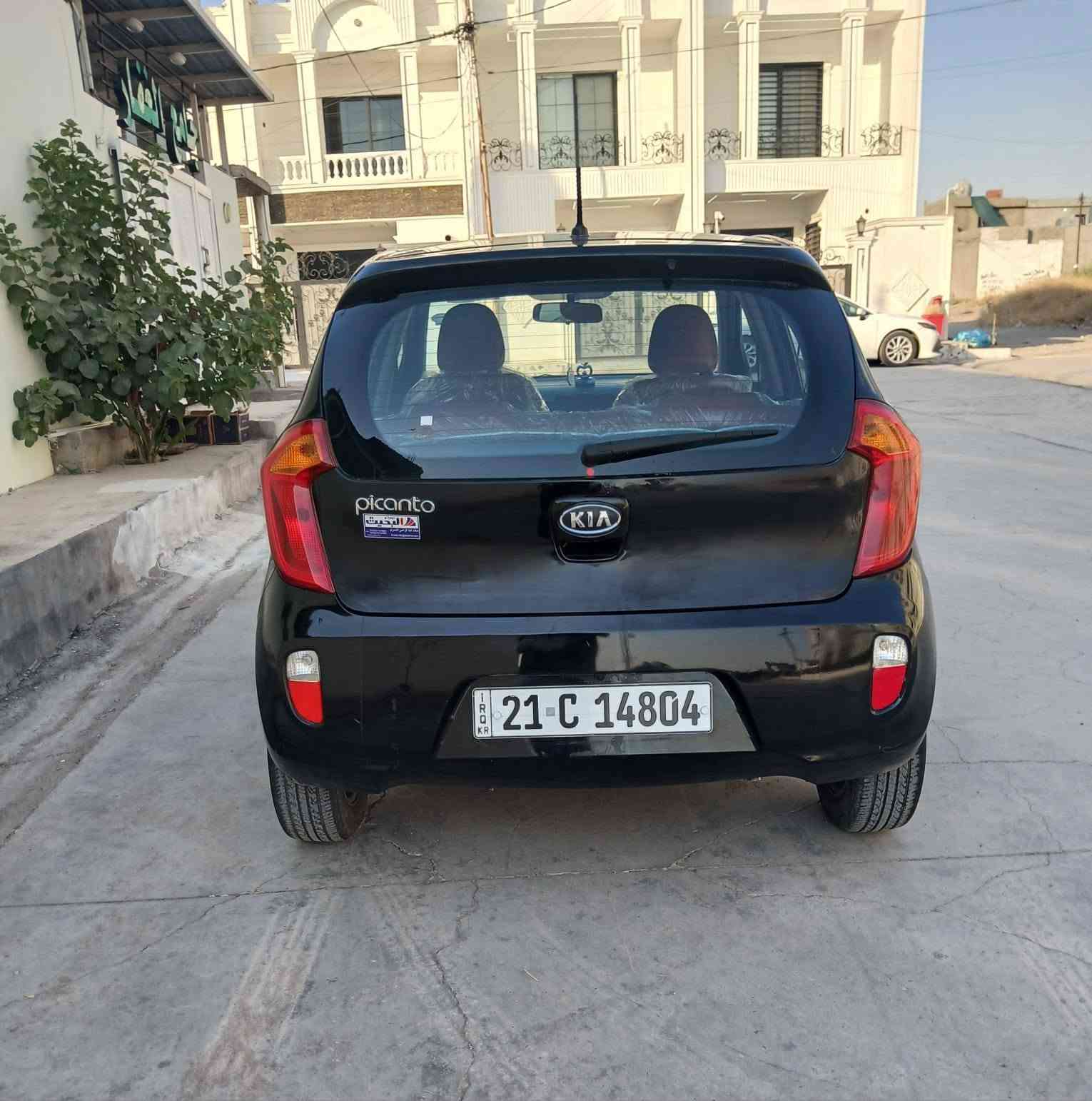 <<  كيابيكانتو >>    KIA شكل جديد نفخ 
ابودمار..موديل سيارة [[ ٢٠١٢ ]].
-سعر السيارة (( ٧٧ )) ورقة.
- رقم السيارة سليمانية دولي جديد وسنوية جديد شرط التحويل.
-أتصال علرقم//***********
- منشأه السيارة صناعة كورية.
-مكان سيارة كركوك.
- لون السيارة مميز (( أسود ملكي//أسود كذابي )).
_ المواصفات السيارة خليجي...كير أوتوماتيك.. مكينة اربعة سلندر المرغوب...تبريد ثلج...تدفئة...داخل سيارة مطعم كشنات مشمشي جلد وداخل غرفة رصاصي وشكري واسود...ويل كروم حجم اطارات١٤ بلادي...مانع ضباب..جامات كهرباء..مرايات كهرباء...تحكمات طرفين بلستيرن...بلوثوث...اواكس...ستوب لايت...يدات نيكل...يو بي أس...جنح علصندوق بلادي...وكشن جك...اسبير جوكر علشركة...دوسات سبورت بلاد...سويج جداحة قفل مركزي سنتر لوك.
- سيارة بيها ثلاث أماكن صبغ وسيارة جاهزة بدون مصروف. كركوك, العراق
