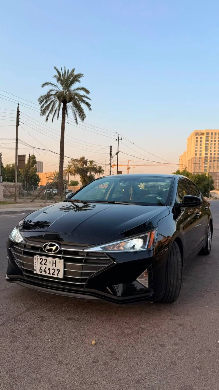 للبيع ألنترا 2020 بدون ايرباك
مكينة 2000 دووش مكفولة من كولشي 
كير محور AT يعني أنسه تعطل
ماشية 60 الف ميل حقيقي 
حادث السيارة مرفق بيها بس الجاملغ الخلفي ضرر بسيط
فقط حادث امريكا و بالعراق صار بيها حالوب ناعم 
بالقمارة و كم وحدة بالبنيد و الصندوق 
بجم كبس على وضع الشركة 
السيارة جاهزة من كل النواحي و جديدة كلش
تخم تاير و صدر و تبريد و دهن كله جديد
شادلها لايت زنون كلش قوي
السيارة متصرف عليها ربع 
رقم و هزة و سنوية كله جديد

سعر السيارة 119 ورقة و بيها مجال بسيط
ماكو انسب من هيج سعر

مكاني بغداد السيدية 
***********

