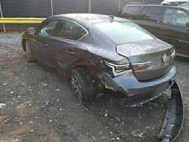 🚘 للبيع Acura ILX 2020 – وارد أمريكي 🇺🇸 الفئة المميزة بالهوندا
للبيع أكيورا ILX موديل 2020، سيارة أنيقة ورياضية وممتعة بالسيافة، مناسبة للي يريد سيارة فخمة، نشيطة وسريعة وبنفس الوقت عملية.

🔹 المواصفات: • الموديل: Acura ILX 2020 • الممشى: 133,000 كم • اللون: رصاصي غامق • وارد: أمريكي 🇺🇸 • المحرك: بحالة ممتازة • الكير: بحالة ممتازة • السيارة نشيطة وسريعة جداً بالسياقة • لا يوجد بها إيرباكات مفقودة أو ملغاة • الحادث السابق: جاملغ خلفي+ ربع باب خلفي • 

⭐ ليش أكيورا ILX؟ ✔️ أداء قوي واستجابة ممتازة ✔️ قيادة رياضية وممتعة ✔️ شكل أنيق وفخم ✔️ سيارة عملية للاستخدام اليومي ✔️ قطعها ومواصفاتها قريبة من سيارات هوندا

📍 السيارة موجودة في بغداد الغزالية 

💰 السعر:  122  ورق 
📞 للاستفسار والتواصل: على الخاص أو الاتصال 
***********

للجادين فقط، والفحص مفتوح في أي مكان يختاره المشتري.
