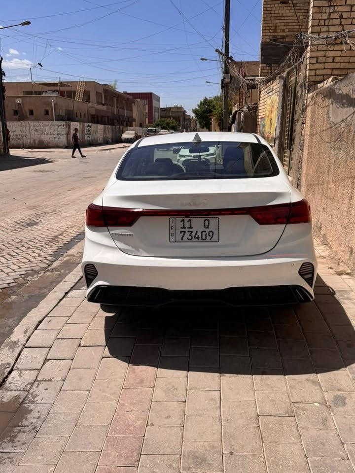 السلام عليكم
كيا سيراتو 2024 السيارة مكفول من الرصعة والصبع 
موصفاتها 
مكينة 2000 دوش وقطعتين تبيريد 
ماشية 14 الف السيارة جاهزة مِن كل النواحي 
السعر 150 وبيه مجال 
الرقم *********** هذا الرقم الثاني *********** 
العنوان بغداد مدينة الصدر قطاع 79
