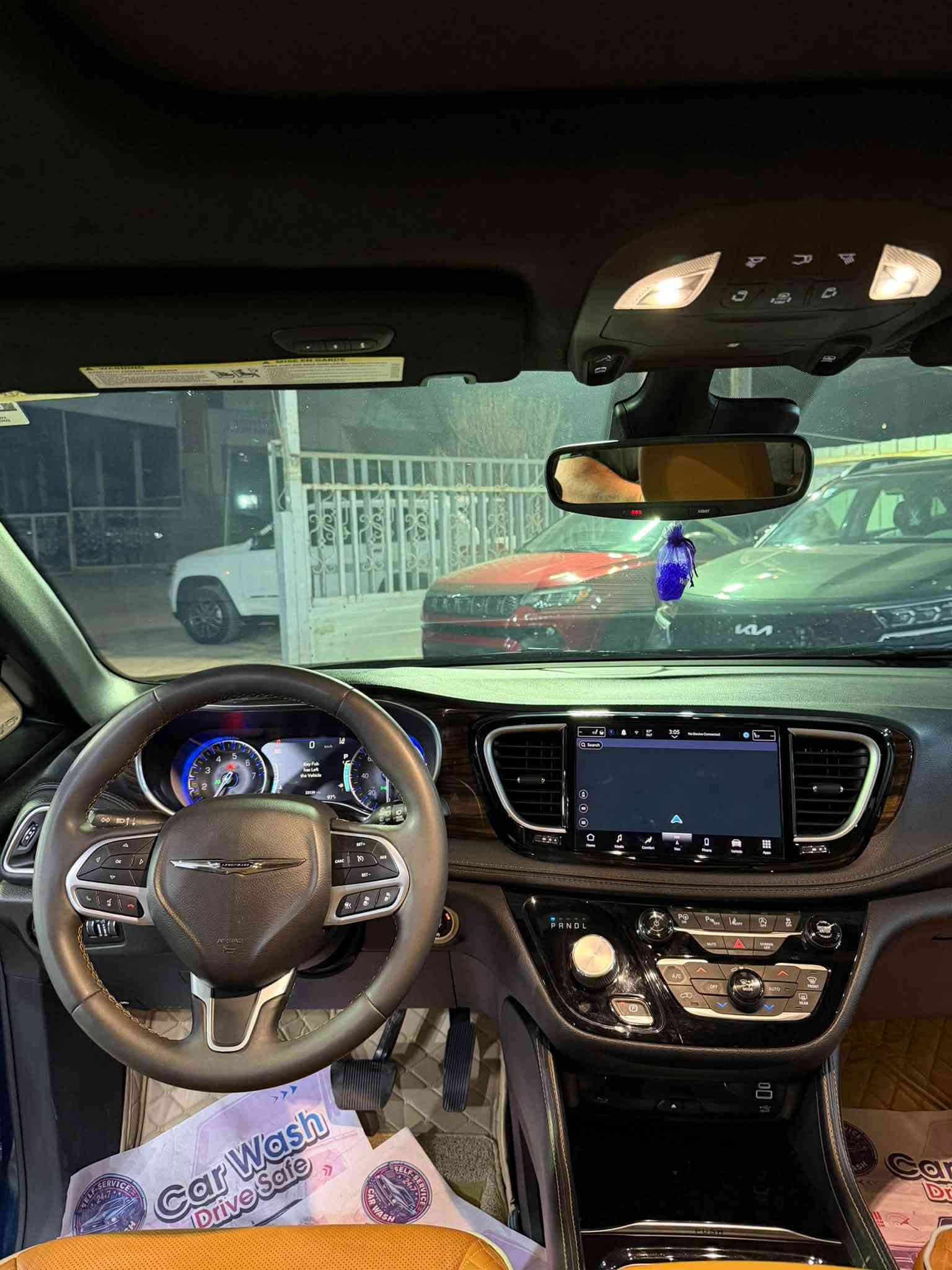 Chrysler Paclflca Pinnacle 2023
باسفكا VIP 
الضرر🔴: تقرير مياه امطار فقط بدون ضربه أو صبغ تعمل وتسير

المواصفات 🟢: 
1.كشنات قرميد+جميع الكشنات كهربائيه
2.بيبان شفط 
3.صندوك شفط 
4.كامرات 360 
5.رادار امامي خلفي جانبي
6. كامرات داخليه 
7.ويل قياس 20
8. فرس وسطي (وليس مسند)
9. شاشت خلفيه 
10. شاشه اماميه كبيره 
•وبعد هواي مواصفات 

✅السياره حره رقم بغداد تحويل ثاني يوم 

للاستفسار:
***********خط
***********واتساب
