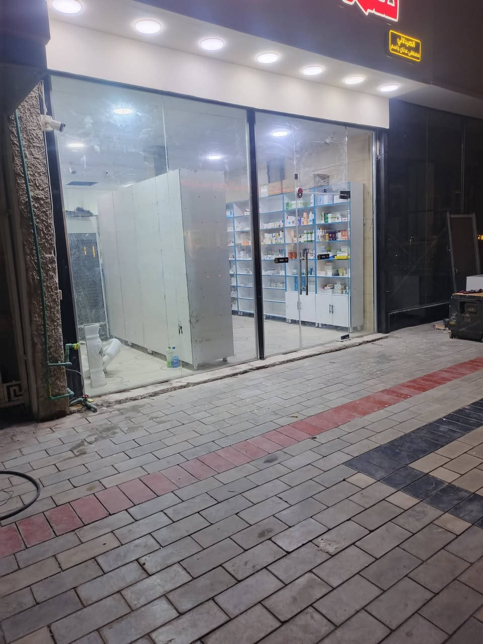 الحمدالله وشكر عملنه اليوم جام خانه 10ملم  ومستعدون لعمل الزجاج ولالمنيوم بسعار مناسبه سعر المتر 17  وسعره الباب 100  الف كامل هوه واكسواراته  ***********@ *********** حمزه القريشي
