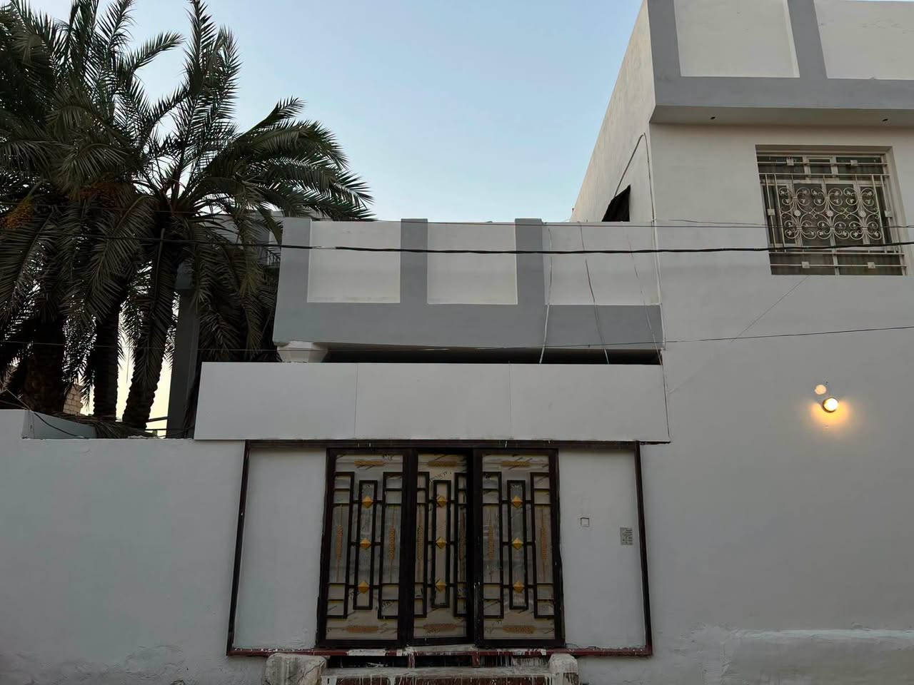إعلان 
🏠 بيت للبيع في قضاء الهندية – طويريج

🔹 طابو صرف
🔹 المساحة: 270 متر
🔹 طابقين
🔹 ركن يقع على شارعين
🔹 موقع مميز وقريب من الخدمات

📍 العنوان: بداية شارع أربعين، ثلاث شارع من جهة طريق كربلاء ـ الحله ، قريب على مجمع المهندس – فرع سيد علاء أبو الميزانية.

الطابق الأول: استقبال مع صالة مفتوحة، غرفتان نوم، صالة ثانية، مطبخ حار وبارد، مجمع صحيات عدد 2 داخلي وخارجي، وحديقة تحتوي على 3 نخلات برحية 🌴

الطابق الثاني: 3 غرف نوم، صالة كبيرة، ومجمع صحيات.

📞 للاستفسار: ***********

#بيت_للبيع #طويريج #عقارات_طويريج #قضاء_الهندية
#طويريج_لمتنة_وصعب_فركتنة
