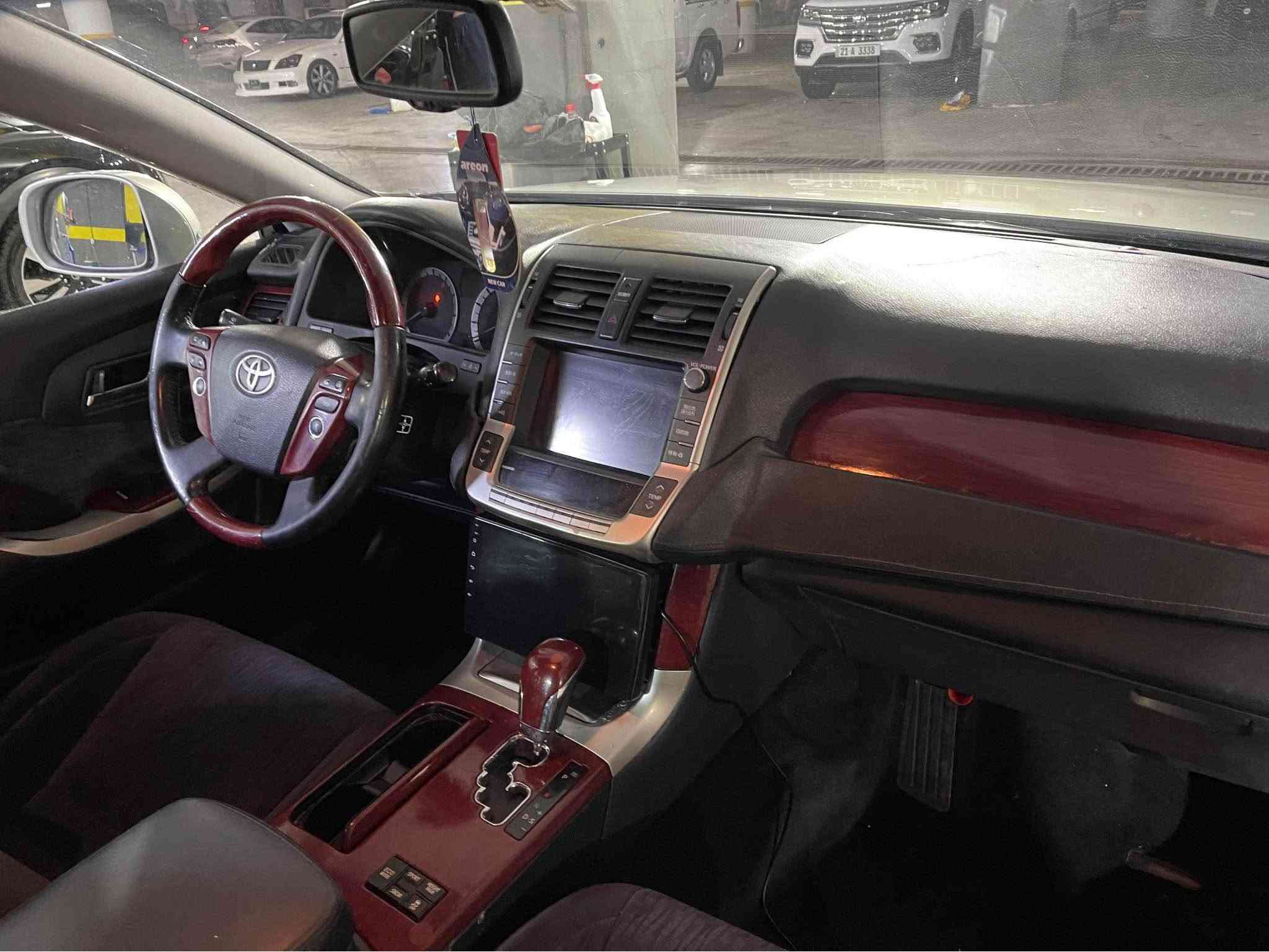 toyota majesta 2011
موسس  ٤٥$
فول موا سه فات به س به رده و جلدو سلايت نيه
مه كينه v8  ره نكى سلڤه ر به حرى
ته بريدو كه رمى به شه رت
بريكى به سراوه 
كيرو مه كينه به شه رت *********** السليمانية, العراق
