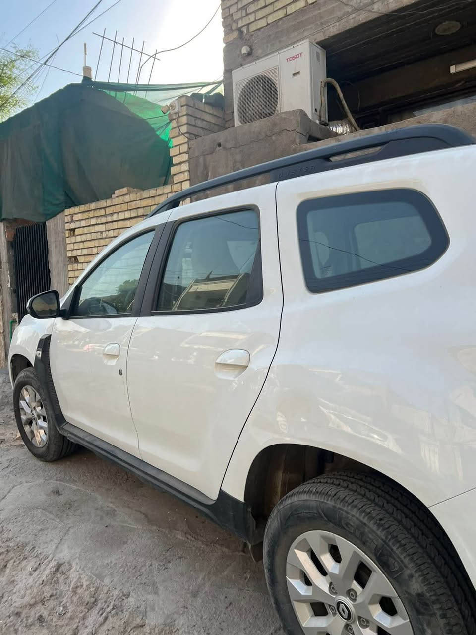 🚗 رينو داستر 2025 (صنع فرنسي )
🔥 سيارة رينو داستر  قوية وعملية

📍 محرك + كير ( صنع ياباني)

       رقم بغداد

🛠️ المواصفات

محرك: 🇯🇵نيسان  1600 4 سلندر 

ناقل الحركة: نيسان 🇯🇵 أوتوماتيك 

نظام الدفع: أمامي (FWD)

استهلاك الوقود: اقتصادي (حوالي 5.7 – 6.5 لتر/100 كم) 

سعة خزان الوقود: 50 لتر 

عدد الركاب: 5

✨ الكماليات

✔ شاشة وسطية 10.1 بوصة

✔ عداد ديجيتال

✔ Apple CarPlay & Android Auto

✔ كاميرا خلفية + حساسات

✔ مثبت سرعة

✔ تكييف أوتوماتيك ثلج

✔ تشغيل بالبصمة (Smart Key)

✔ صوت سماعات نقي

✔ ترحيب بالسائق

✔ ABS + EBD

✔ ESP (ثبات إلكتروني)

✔ وسائد هوائية

✔ نظام مانع انزلاق

✔ مساعد صعود المرتفعات

ماشيه الف كيلو فقط بعدها زيرو 

***********

السعر 125$ وبي مجال

