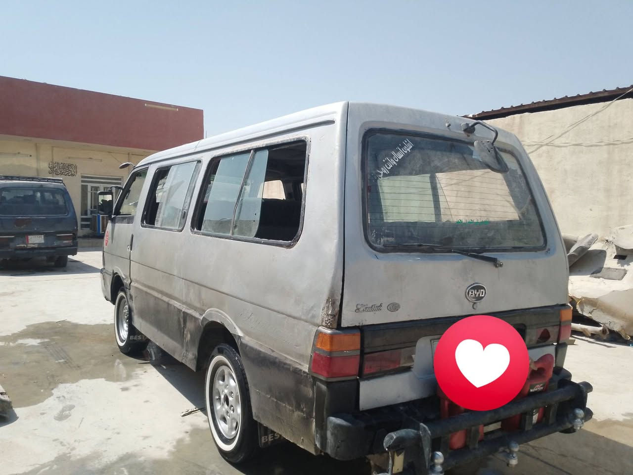 السلام عليكم بسته للبيع موديل 94 بدون تحويل سياره محرك وقير جديد بشرط الفحص سياره هذا رقم تلفون ***********ما متواجد على الفيس رقم بغداد سياره السعر 17 بها مجال للطيبين المكان فلوجه الشهداء
