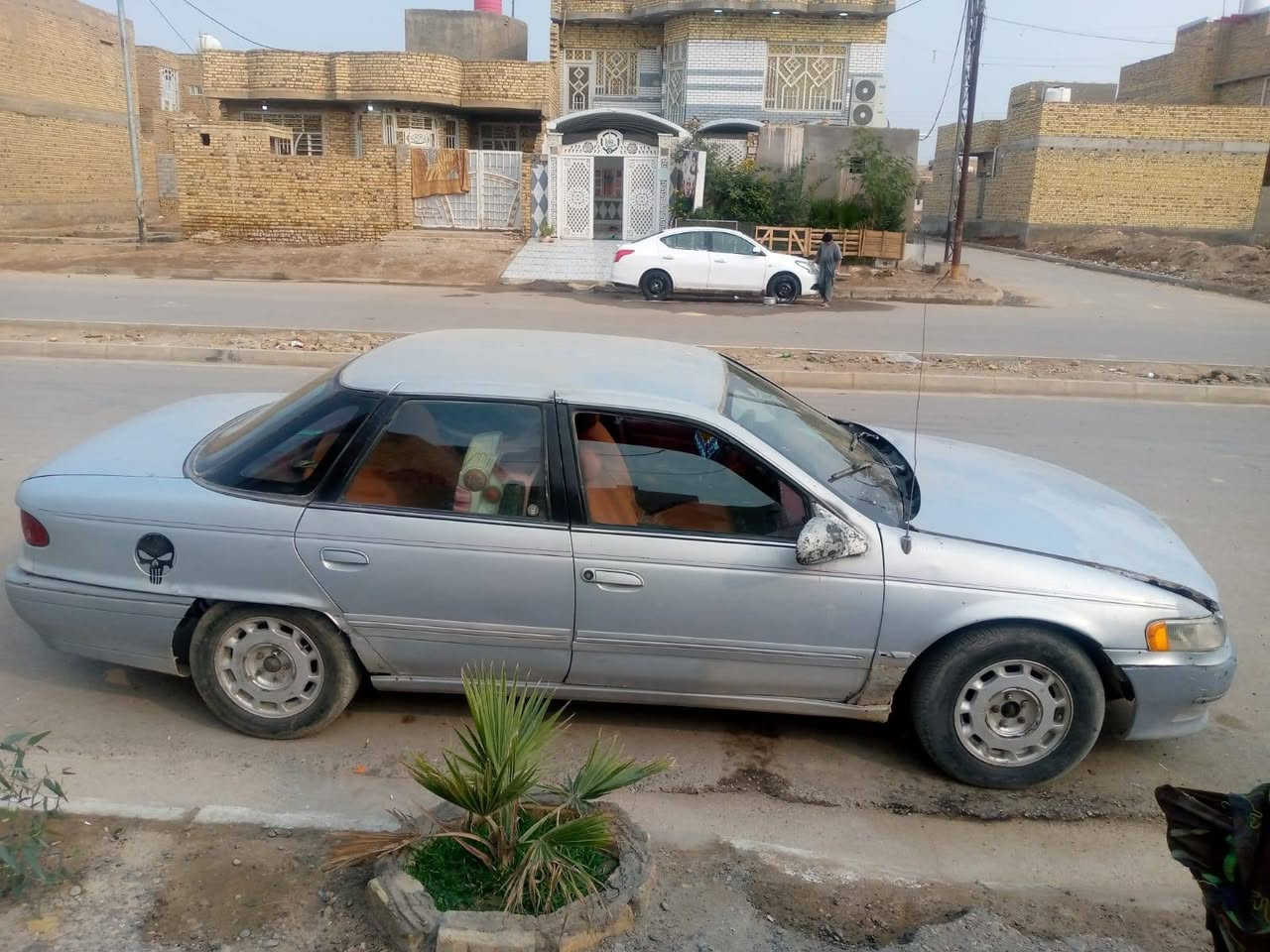 السلام عليكم سياره للبيع مكينه وقير كفاله عامه القشره شوف مكان السياره بالعماره شنو عندك شنو عندك مراوس درهم ***********
