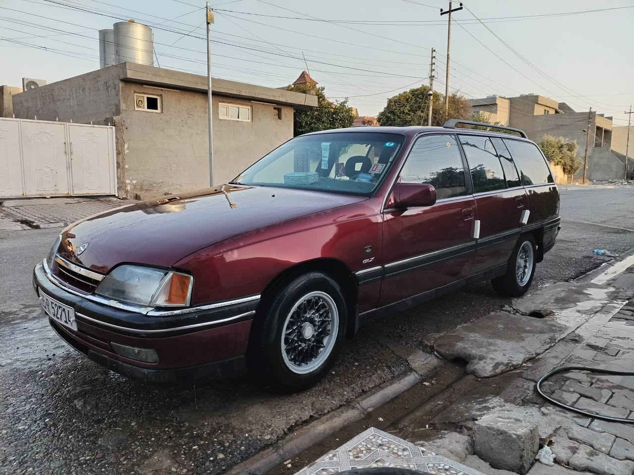 • للبيع اوبل اوميكا ستيشن موديل 1991 اللون ماروني ميتاليك مكينة 20 كير عادي سلايت  دشبول رصاصي بلادي سيارة جديدة مال بيت سيارة ما شاء الله  بدون خياس شرط الشواصي بدون كسر داخل بلادي بطاين بوب بلاد جدد دشبول ساعة دركة نفخ سيدي كرستال تريشة عريضة ام النيكل مسجل شاشه كهربائيات كلها بشرط مكان السيارة كركوك رقم كركوك دفتر بانزين السعر 36 وبيها مجال للطيبين ***********
