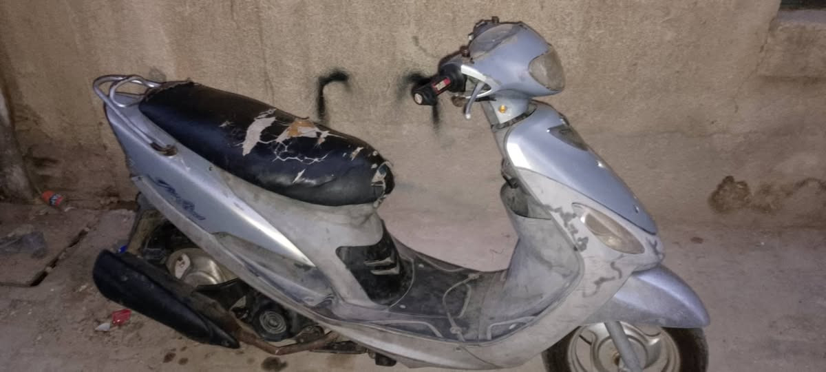 ماكس 120للبيع السعر 350 وبيه مجال عنوان الاسكان بغداد والكهربائيات كلهه شغاله والمحرك مابي تبخير ***********بي واتساب
