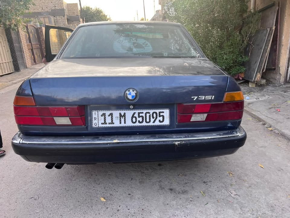 البيع بي ام 735  رقم بغداد جديد هزه جديده السياره كامله نقص بس راتيتر تبريد سعره 36بيه مجال ***********
