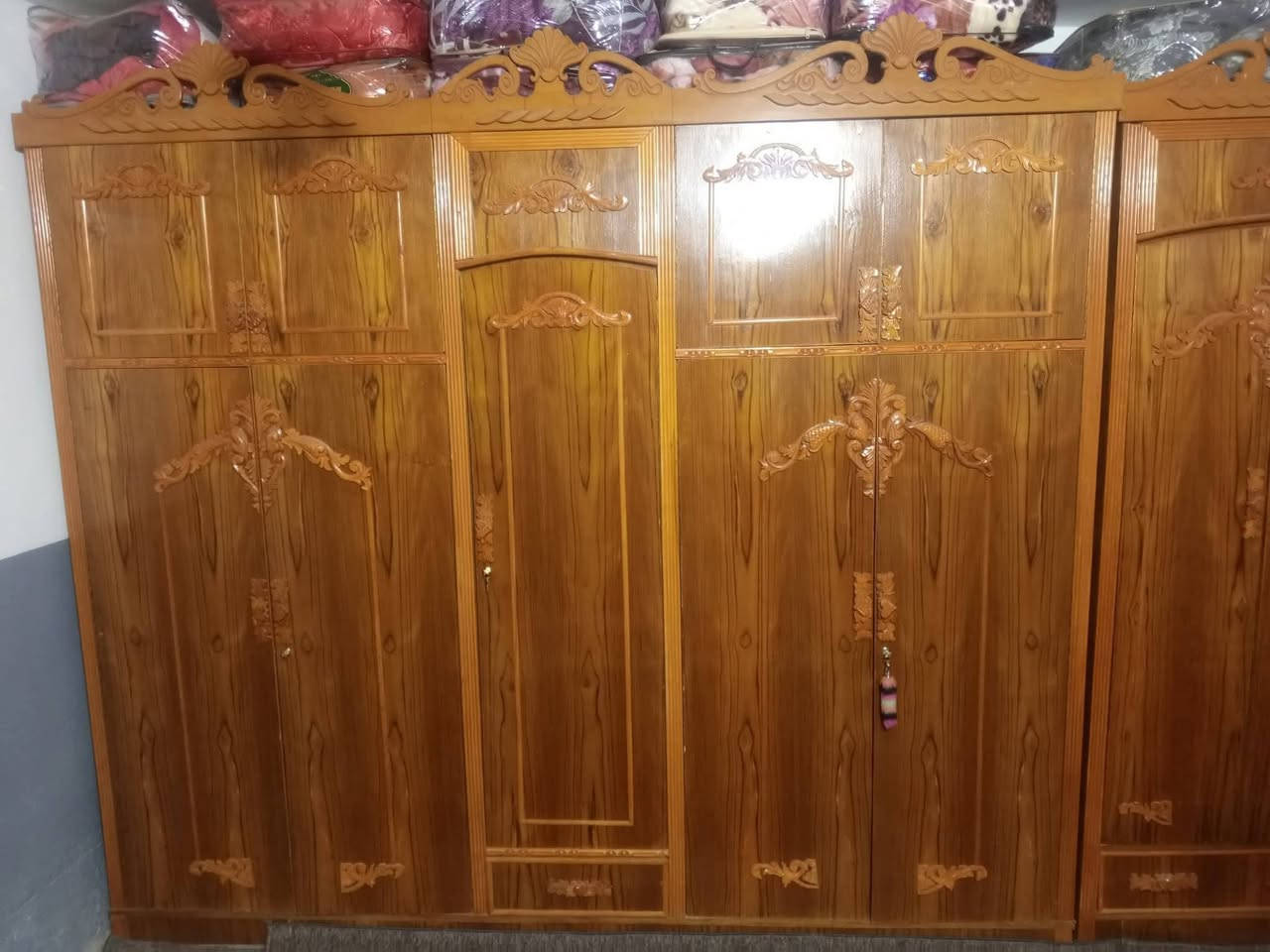 غرفه اخشاب • مستعملة شوي • للبيع