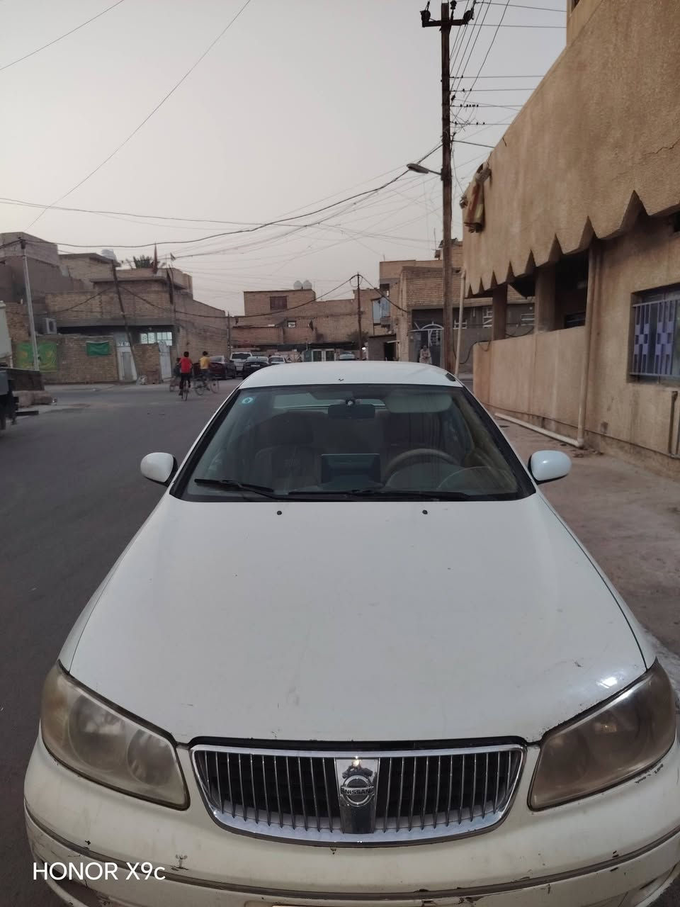 سلام عليكم سني للبيع موديل  2008ياباني
بيها كد شبر صبغ بدون دواخل بجاملق الخلفي مال سايق العنوان بغداد الغزاليه السعر ٩٠ وبيها مجال الرقم  ***********
