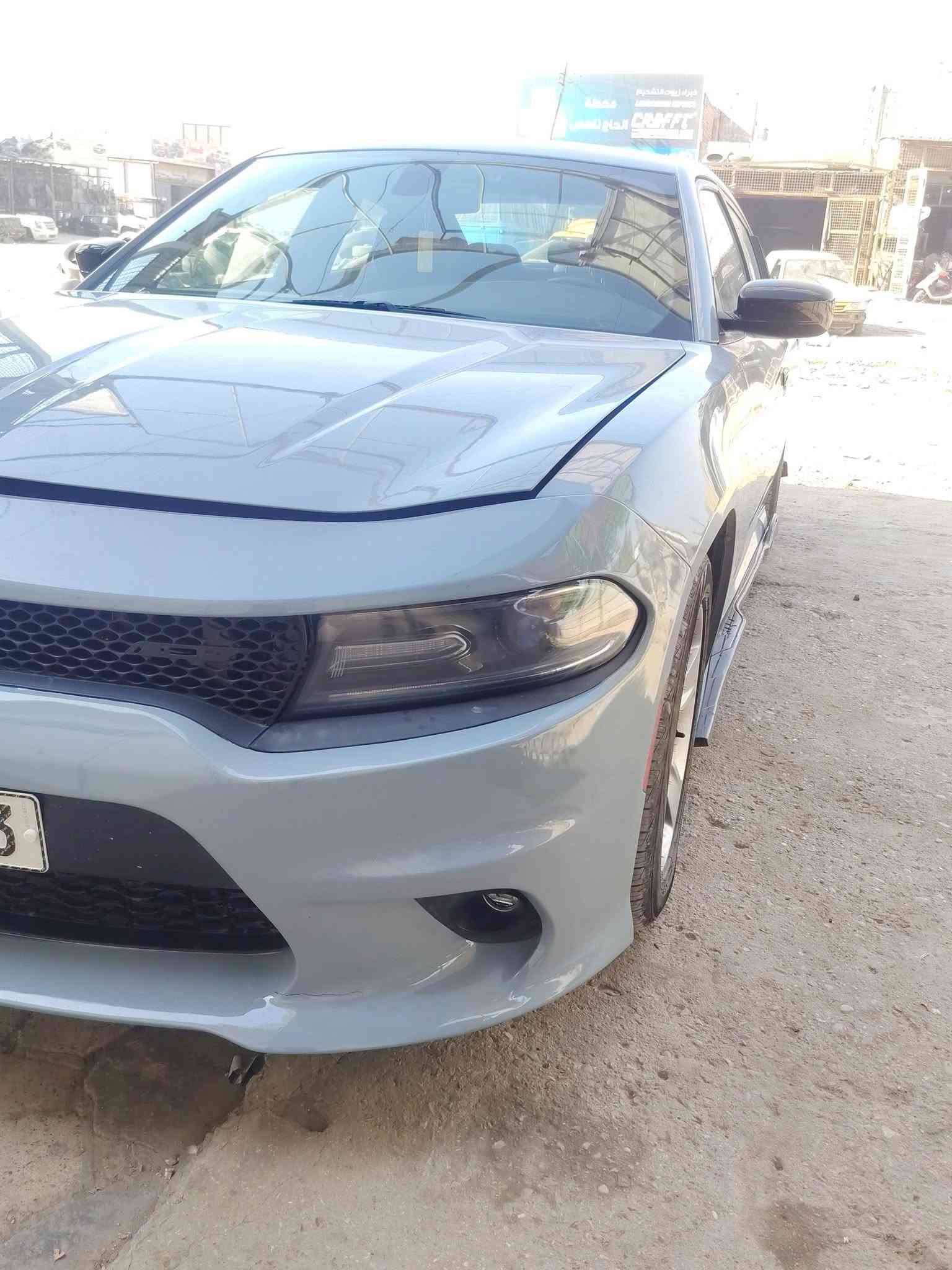 السلام عليكم سياره جارجر موديل 2018 خليجيه سياره مصبوغه كلها لون اسمنتي لون الحقيقه رصاصي سياره مقفوله من الضربه بس مصبوغه جماليه   مكان السياره بغداد سعر 160 ستفسار اتصل ***********
