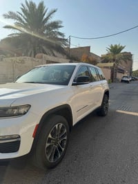 گراند شيروكي لمتد • ٢٠٢٣ • ٧٤ الف