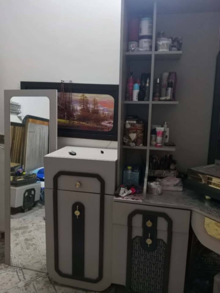 غرفه نوم تركي ست ابواب نظيفه جدا استعمال بسيط السعر مليون وربع بيه مجال موبايل ***********
