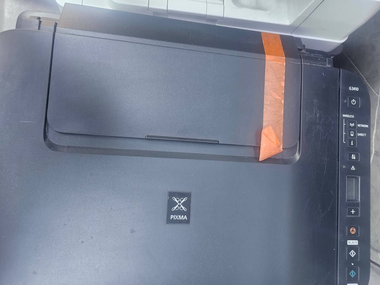 🖨️ طابعة مستعمله قليل على وضع الشركة  Canon PIXMA G3410 اللاسلكية – الحل الأمثل للطباعة اليومية
استمتع بطباعة عالية الجودة وتكلفة تشغيل منخفضة مع Canon PIXMA G3410، المناسبة للمنازل، المكاتب، والطلاب.
المميزات:
🖨️ طباعة، نسخ، وسكانر (3 في 1).
📶 اتصال لاسلكي Wi-Fi والطباعة مباشرة من الهاتف.
🎨 نظام خزانات حبر قابل لإعادة التعبئة.
⚫ طباعة حتى 6000 صفحة بالحبر الأسود.
🌈 طباعة حتى 7000 صفحة بالألوان.
📱 تدعم الطباعة من أجهزة Android وiPhone/iPad.
📄 جودة طباعة ممتازة للمستندات والصور.
💰 استهلاك اقتصادي للحبر وتكلفة تشغيل منخفضة.
🖥️ شاشة تحكم لسهولة الاستخدام.
📍 العنوان محافظة الديوانية 
للاستفسار ... واتساب ***********
