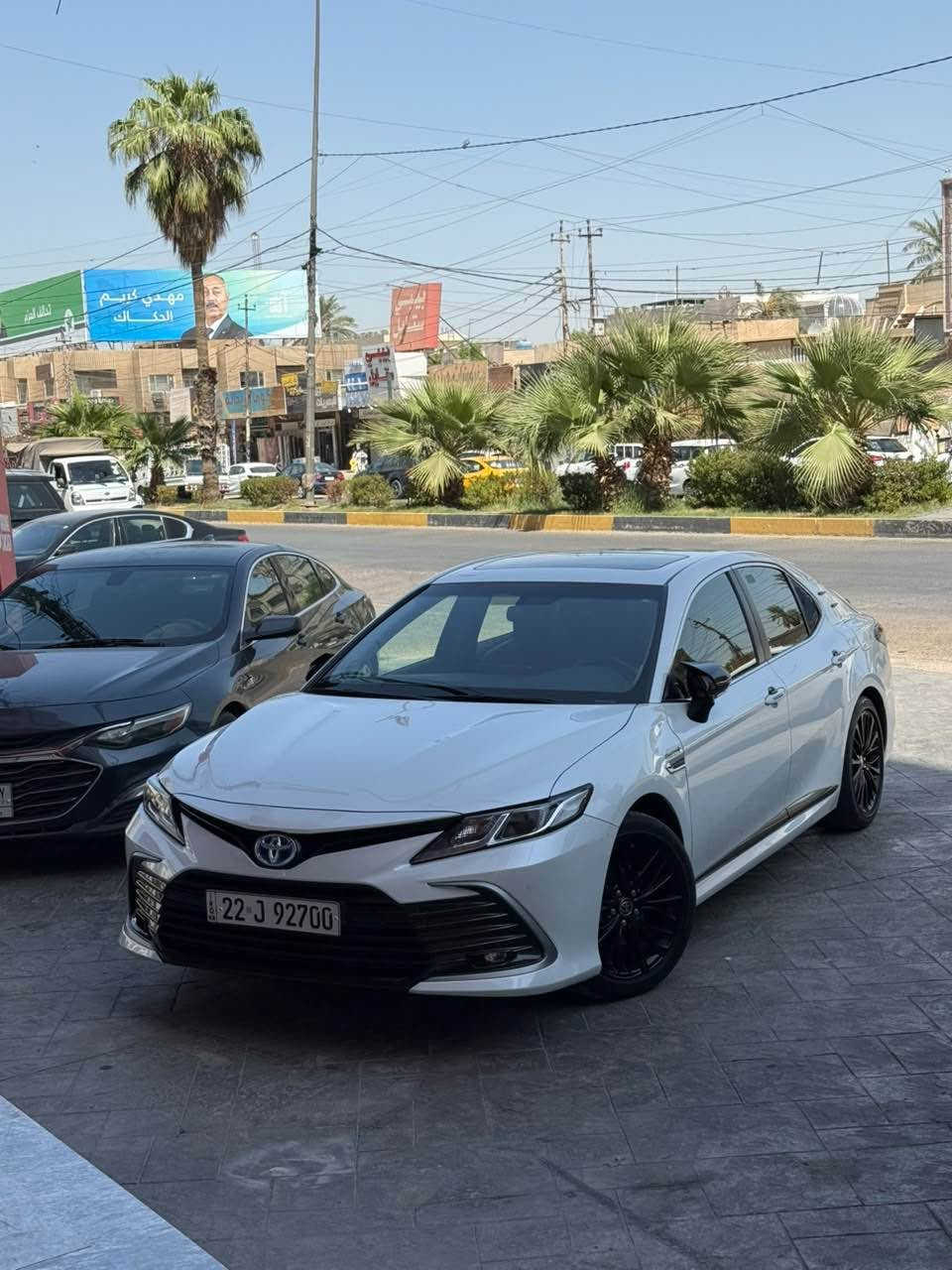 تويوتا كامري 2024 هايبرد (خليجي) للبيع
محرك 2.5 هايبرد اقتصادي جداً
قوة 215 حصان
صرفية ممتازة (حوالي 26 كم/لتر)
قير أوتوماتيك CVT
شاشة + Apple CarPlay
تشغيل بصمة + دخول ذكي
مقاعد جلد + تحكم كهربائي
فتحة سقف
كاميرا خلفية + حساسات
مثبت سرعة
أنوار LED
✔ سيارة نظيفة جداً
✔ اقتصادية بالوقود بشكل عالي
✔ مريحة ومناسبة للاستخدام اليومي
السعر: 26 الف وبيها مجال للشراي 
الممشى: 50km 
للتواصل: ______*********** بغداد, العراق
