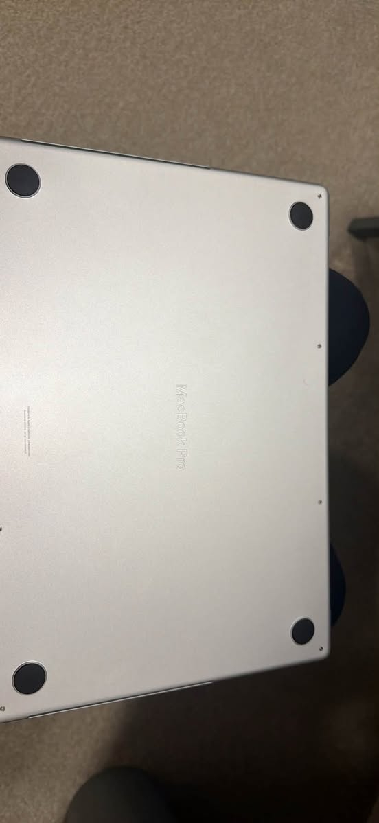 ماك بوك برو • M3 Pro • ٣٦ جيجا رام