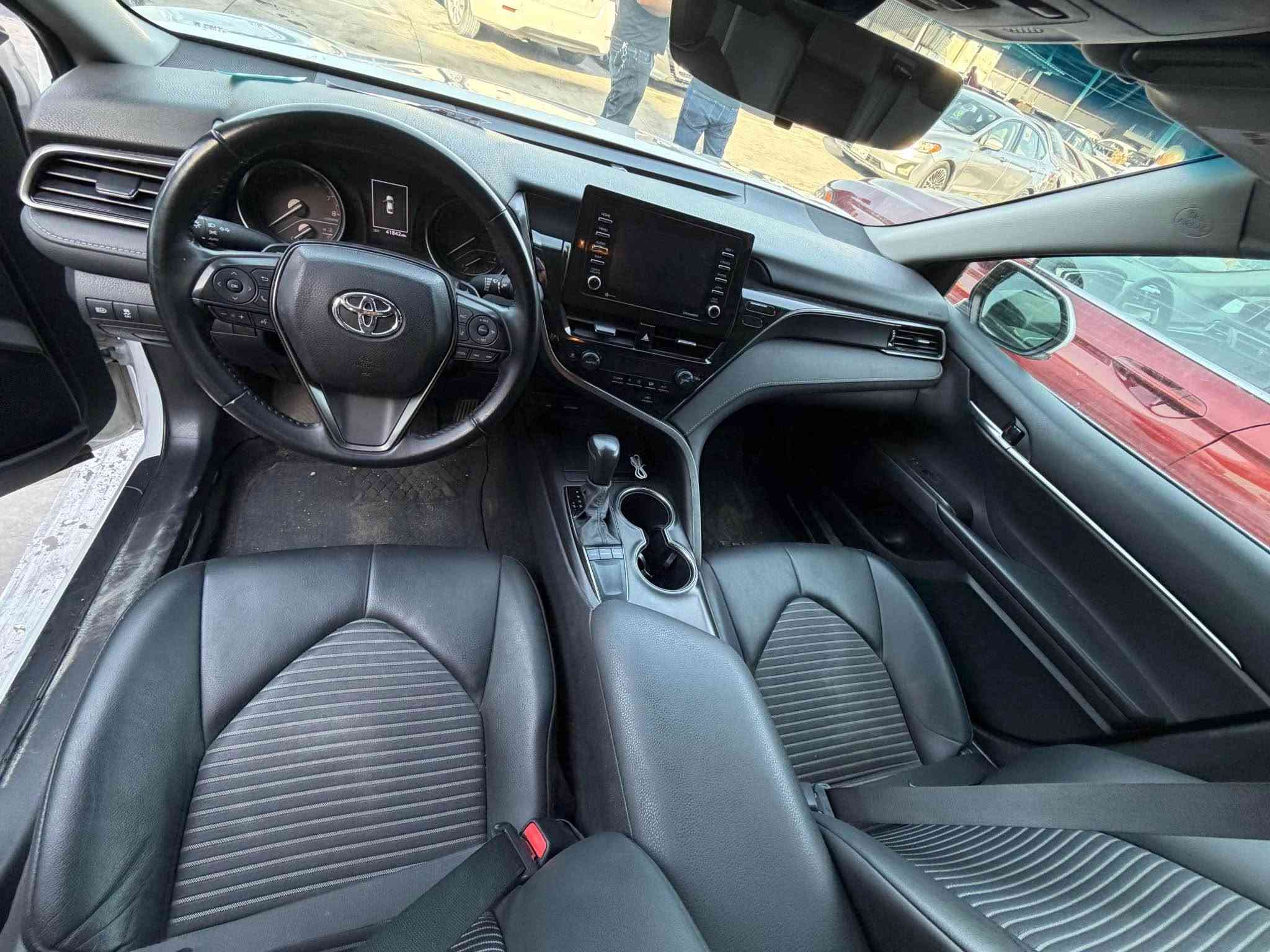 toyota camry 2024 SE 
ڕەقەم کاتی پێش کەپس ڕەسمی دەعمەکەو سۆنەرکەیم داناوە سێعری ١٨٣ گەڵاو مەجالێکی برایانە دەعامی بۆ دەعامی بە شەرت... سلێمانی ***********-***********
viber whatsapp السليمانية, العراق

نص مكتوب في الصور:
- 49027955X