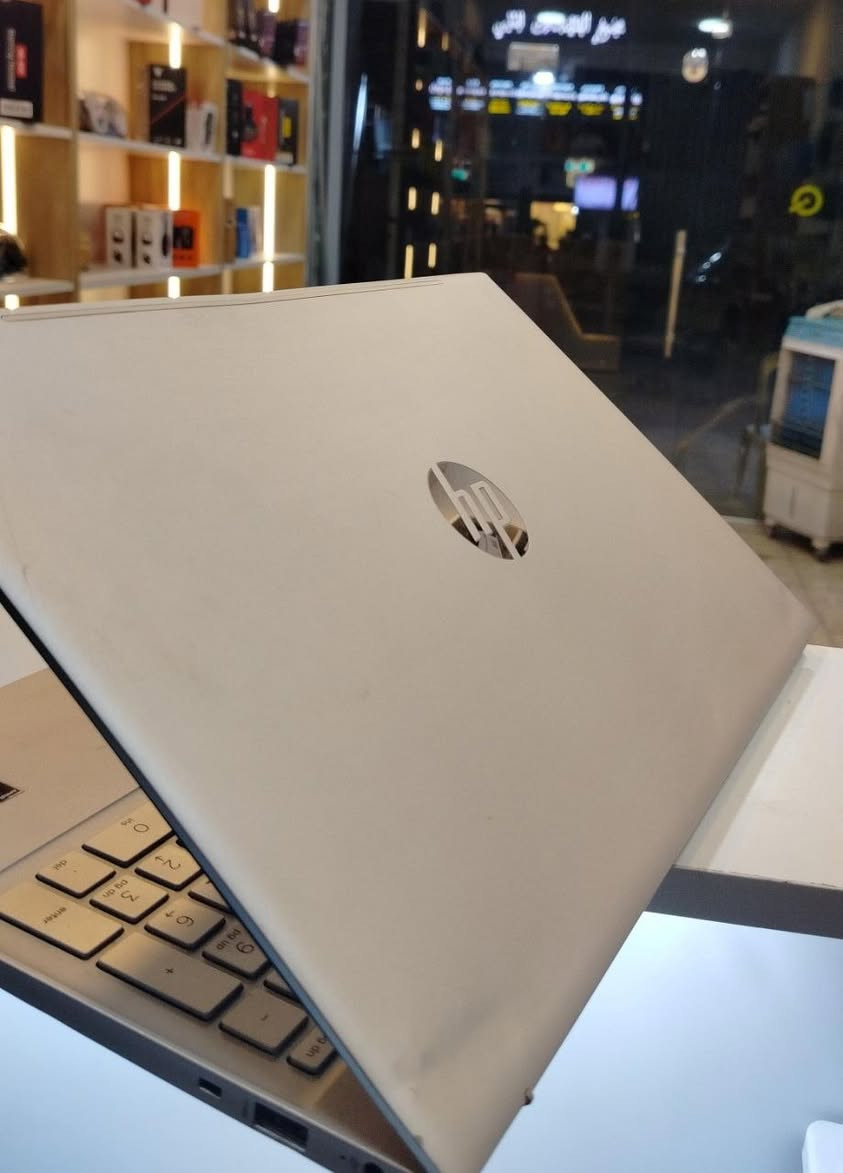 سلام عليكم حاسبة hp 15.6 رام 8 هارد 256m.2

كارت شاشه داخلي قوي يشغل برمج تصميم متوسطة بيها رصعه صغيره مماثره على شي السعر 250الف *********** متواجد واتس اب 

مكاني بغداد
