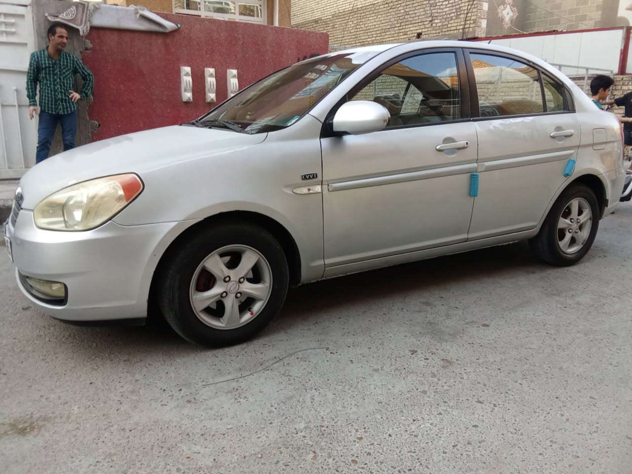 السلام عليكم اكسنت للبيع موديل 2009 مكينه 1600 خليجي رقم بغداد كل تفاصيلها ناشرها بدون ضربه بارد وطخات بصيطه مكانها الخطيب الزراعي  السياره  بس جراد بيها كير مكينه خير من الله داخلها مدوشمه رقم صاحبها *********** مكلف بالنشر 75 وبيها مجال
