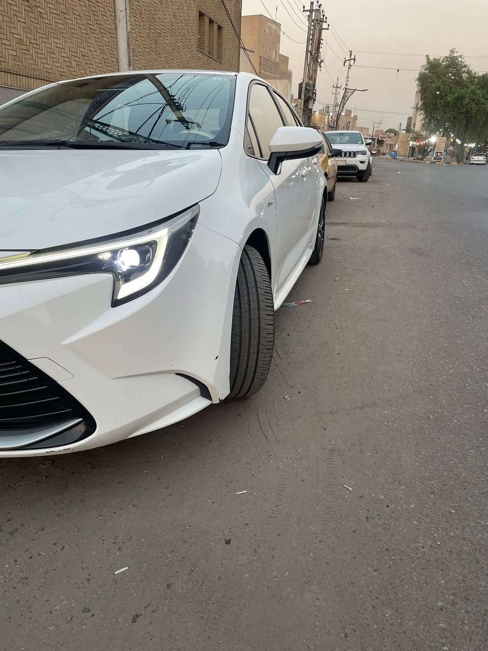 كورلا هايبرد 2025 شكل أمريكي  السياره جديده وكلش نضيفه مواصفاتها معروفه
 فول
 فتحه
 وكشنات مخمل 
ارضيات جلد 
وشاشه جبيره 
ادامه كامله 
 وباقي المواصفات المعروفه السياره 
مكفوله من الصبغ  والتبديل  
موضح بصوره ماشيه ١٨  الف كيلو فقط السياره رقم بغداد تحويل ثاني يوم 
سعرها : ١٥٤
للاستفسار ***********
مكاني بغداد صالحيه
