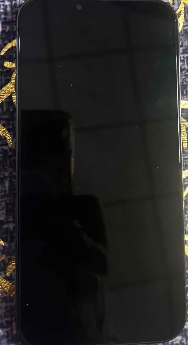 سلام عليكم آيفون ١٣برو ماكس ذاكره٢٥٦ بطاريه٧٧  شرط لا مرفوعه ولا مبدله بدل قطعه وحده شريحه مالت شحن شرط اصليه بدلتها ٨٥شراي يتصل عل رغم ***********
