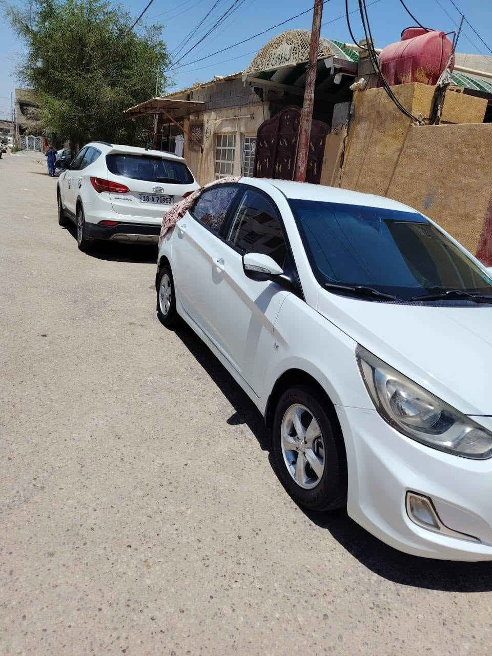 من رخصة الادمن 
سلام عليكم 
هونداي اكسنت 2013 

سيارة جاهزة كاملة مكملة گير حدادية تبريد خير من الله رقم بغداد انگليزي بأسمي 
سيارة مكفولة بيها فقط الچاملغ الخلفي بيه بارد 

عنواني كربلاء الحسينية 
للتواصل ***********
السعر 95 وبيها مجال

