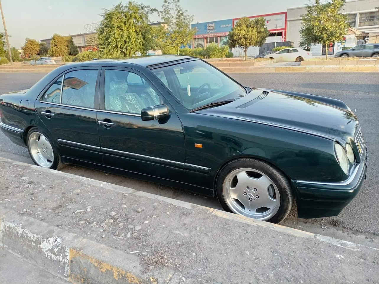 مارسدس موديل 95سيارة نضيفه محرك 6ابلادي مكاني اربيل بيع او مراوس سعر 55
*********** أربيل, العراق
