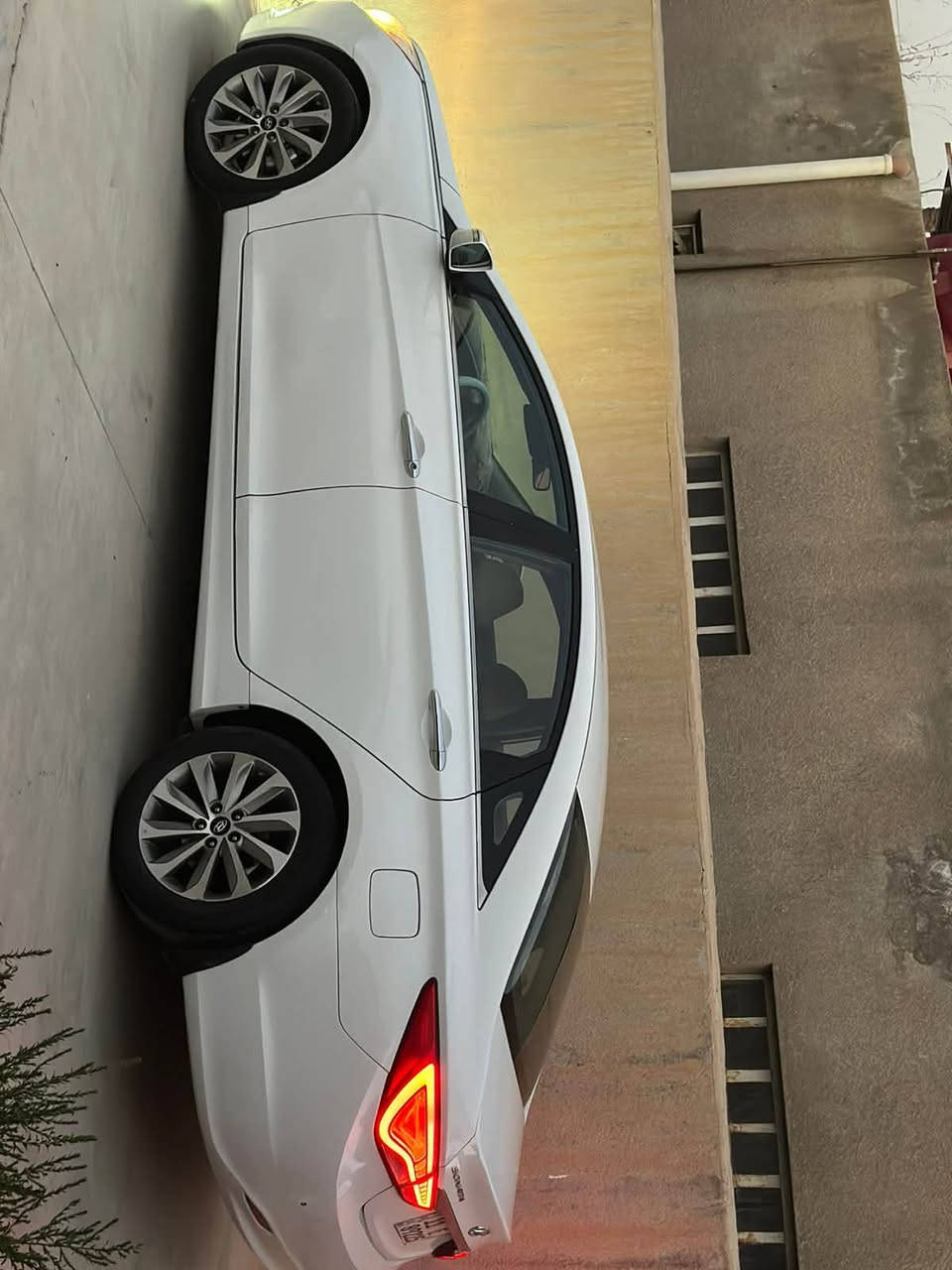 سلام عليكم
سوناتا خليجي موديل 13شكل 14

مكينه 2400

رقم بغداد

بدون صبغ فقط بارد

سعر 130 وبيه مجال

***********
