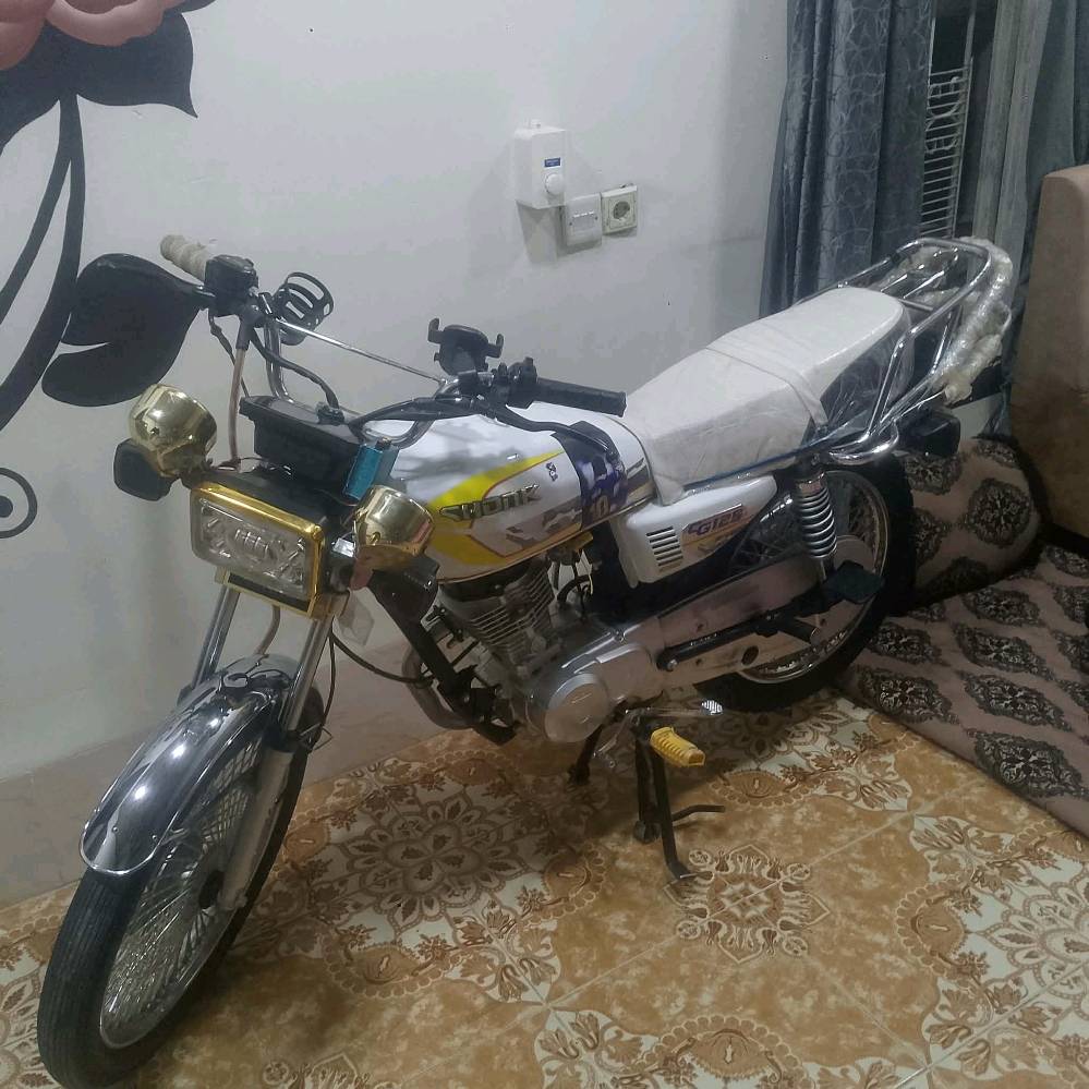 دراجة ناريه سولن 4كير موديل 25 محرك كير بشرط 
مابي صرف عنوان كركوك السعر 550بي مجال قليل 
رقم تلفون ***********