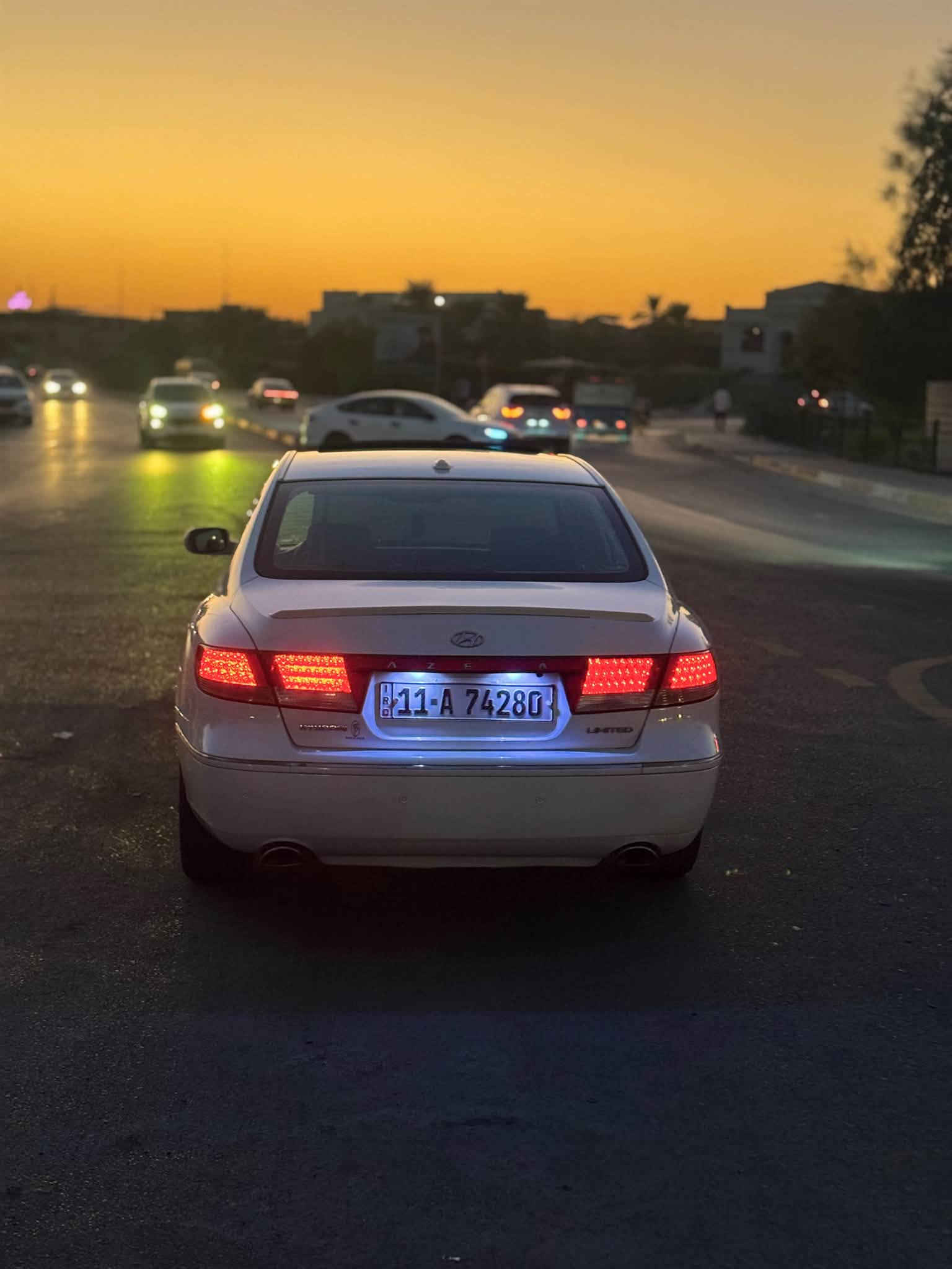 سلام عليكم 
🚘 للبيع أزيرا 2007 ليمتد خليجي 

السيارة أزيرا 2007 Limited خليجي، مكينة V6 3300كير أوتوماتيك.

بيها مواصفات اللمتد:
• جلد
• فتحة سقف
• كراسي كهرباء
• كراسي تدفئه
• تحكم ستيرن
• مثبت سرعة
• تحكم مناخ
• شاشة وصوت
• حساسات خلفية
• جنوط ألمنيوم
•ايرباك وABS
•سياره بيها ٣قطع صبغ 
السيارة استخدام ومرتبة، 

💰 السعر: 99$
📍 المكان:بغداد البياع 
📞 الاتصال/واتساب: ***********
