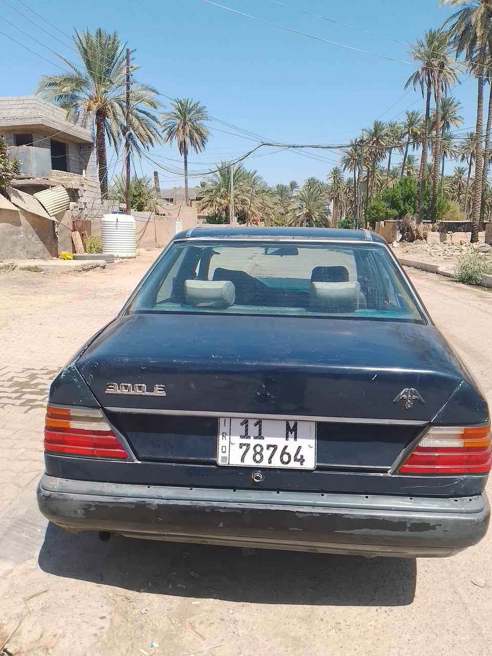 السلام عليكم مارسيدس دب للبيع رقم بغداد موديل 88 كير مكينه بطه 2500 شرط  صدر امامي خلفي شرط تبريد كهربائيات كامله السعر 35 بيها مجال مكان ديالى الغالبية للاستفسار ***********
