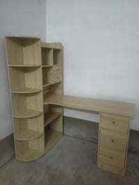ميز دراسي • مستعمل