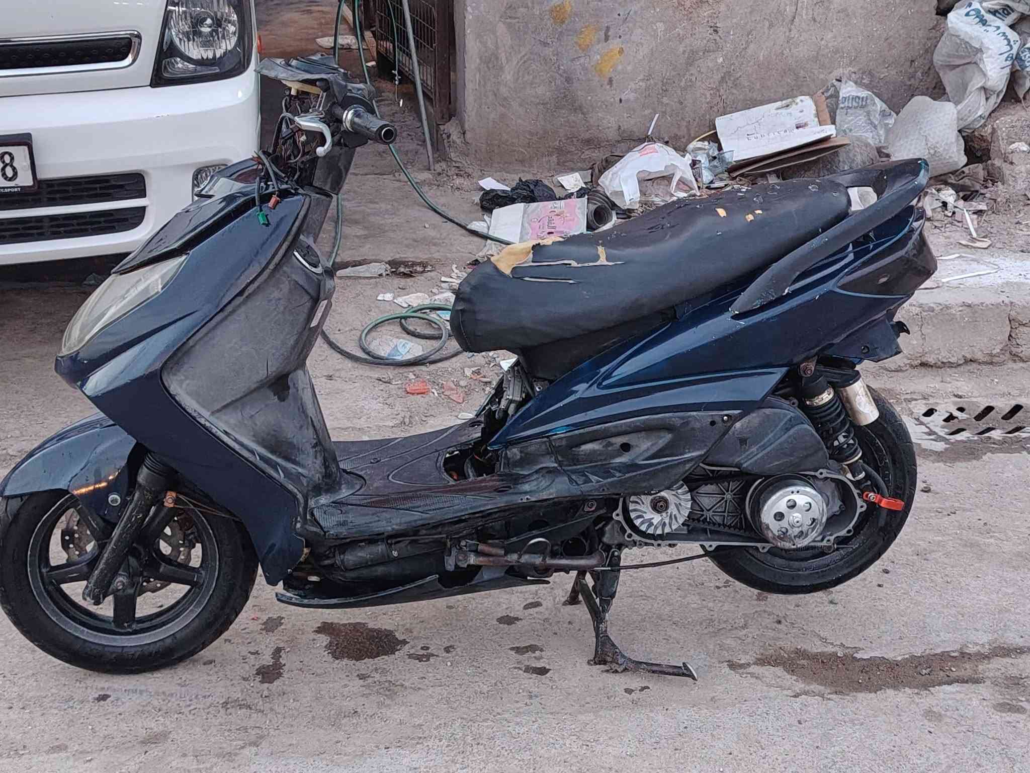 ملاحضه كفراته موجوده النقص
يا الله 
سكنس فحل مكينته 63مرعبه
كور سالي سعره ١١٠
ولفات جيسو 
كابريتر قفاز حجم28
دبل خلفي رياضي 
روله ٣٠٠
زنجيل كوسو 
بوشه ليموسي ٦٣
وبيه بعد تزويد صالنصه بوري عدل صوت رعب
الشلعه مرعبه ولله ما اكدر اوصفه 
معدل شرط طيران 
السعر 550وبيه مجال بصيط 
*********** 
العنوان بغداد المعامل

