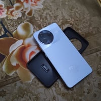 بوكو F7 برو • ٥١٢ • رام ١٦