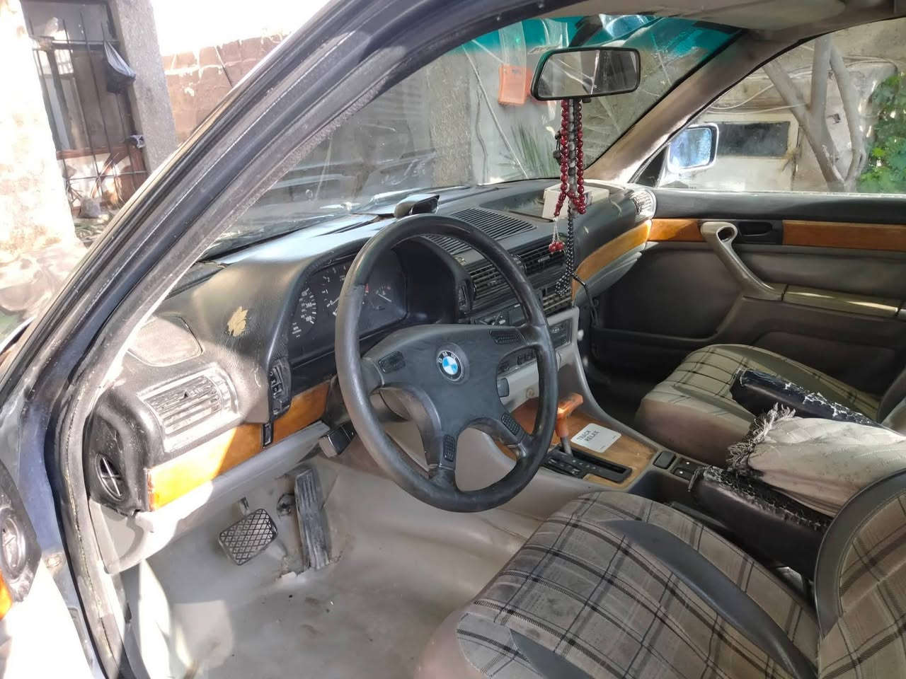 سيارة BMW 735 موديل 92 محرك و كير مكفولات تبريد شغال ثلج سعر 38 ورقه وبيها مجال
رقم بغداد الماني ... مكانها بغداد
واتساب 
***********
