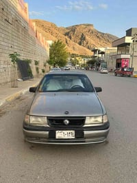 فيكترا • ١٩٩٠ • بنزين