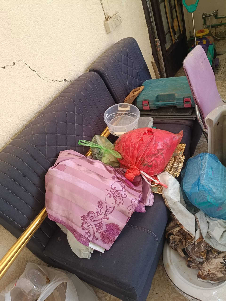 بيع مستعجل تخم 12 مقعد تضافه 80 السعر 225 الف ***********
