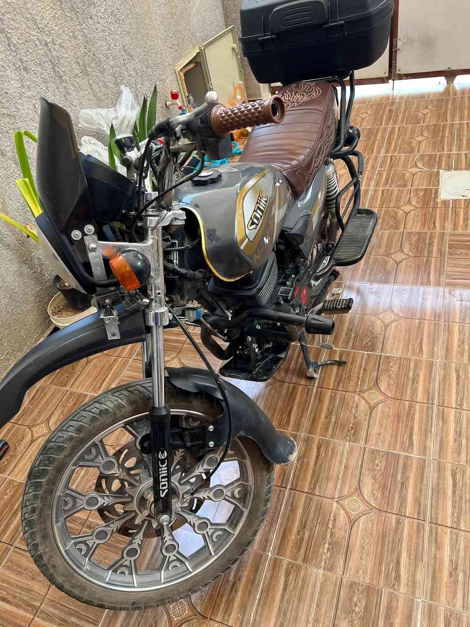 السلام عليكم
دراجه سونك N-MAX مكينه 200cc ضاغطة وزنجيل CBF موديل 26 كفاله عامة شرط مكينه بعدها وضع شركة
السعر مليون و50 وبيه مجال
مكاني ناحية كنعان للاستفسار ***********
