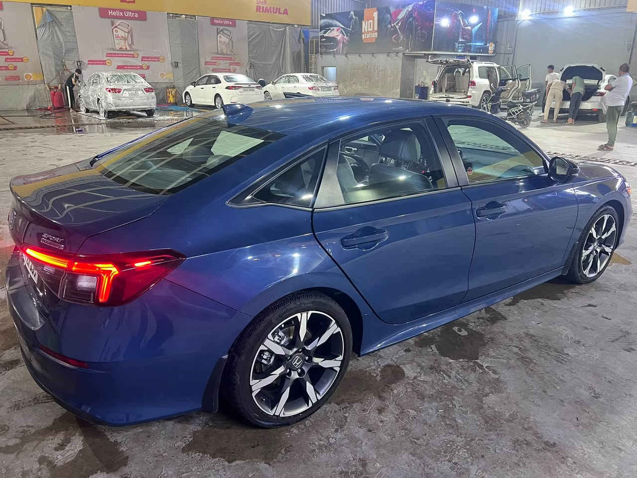 هوندا سيفيك هايبرد فئة تورنج موديل 2025 فول مواصفات اعلى فئة ماشيه 13000 بجم كبس ضرر باب خلفي ونص الجاملغ خلفي جهة اليسار 
نضيفة كلش 
السعر خاص او واتساب فقط على الرقم: ***********
مكان السيارة: الفلوجة
