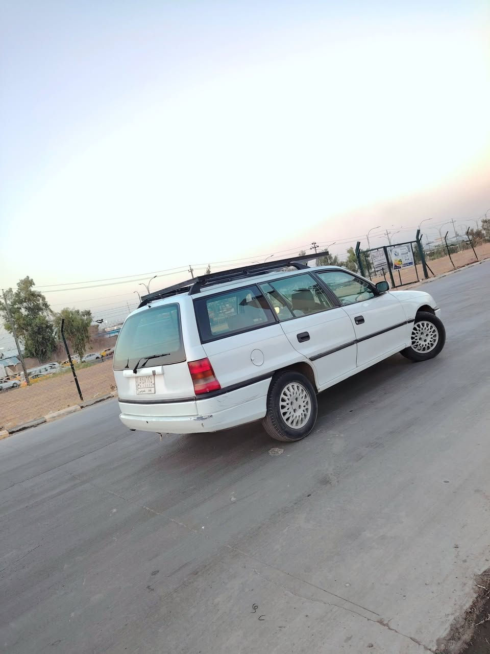 سلام عليكم
اوبل استرا موديل 95 للبيع فقط مواصفات 
تبريد +شاشة + محرك وكير بشرط + اوفر سيارة نشطة حيل وسيارة نضيفة مثل ما موضح بالصور ما ينرادلها مصرف ابد دير سلف وحرك داخل السيارة نضيف السيارة ما ينرادلها مصرف ابد ما ناقصها شي كاملة من كل النواحي استعمال منزلي يعني السيارة ما تعبانه حجم المحرك 20 ضرر جاملغ واحد صبغ فقط 
سعر 56 ورقة وبيها مجال للطيبين تجي تفحص وتراي وتدلل 
تواصل ***********
