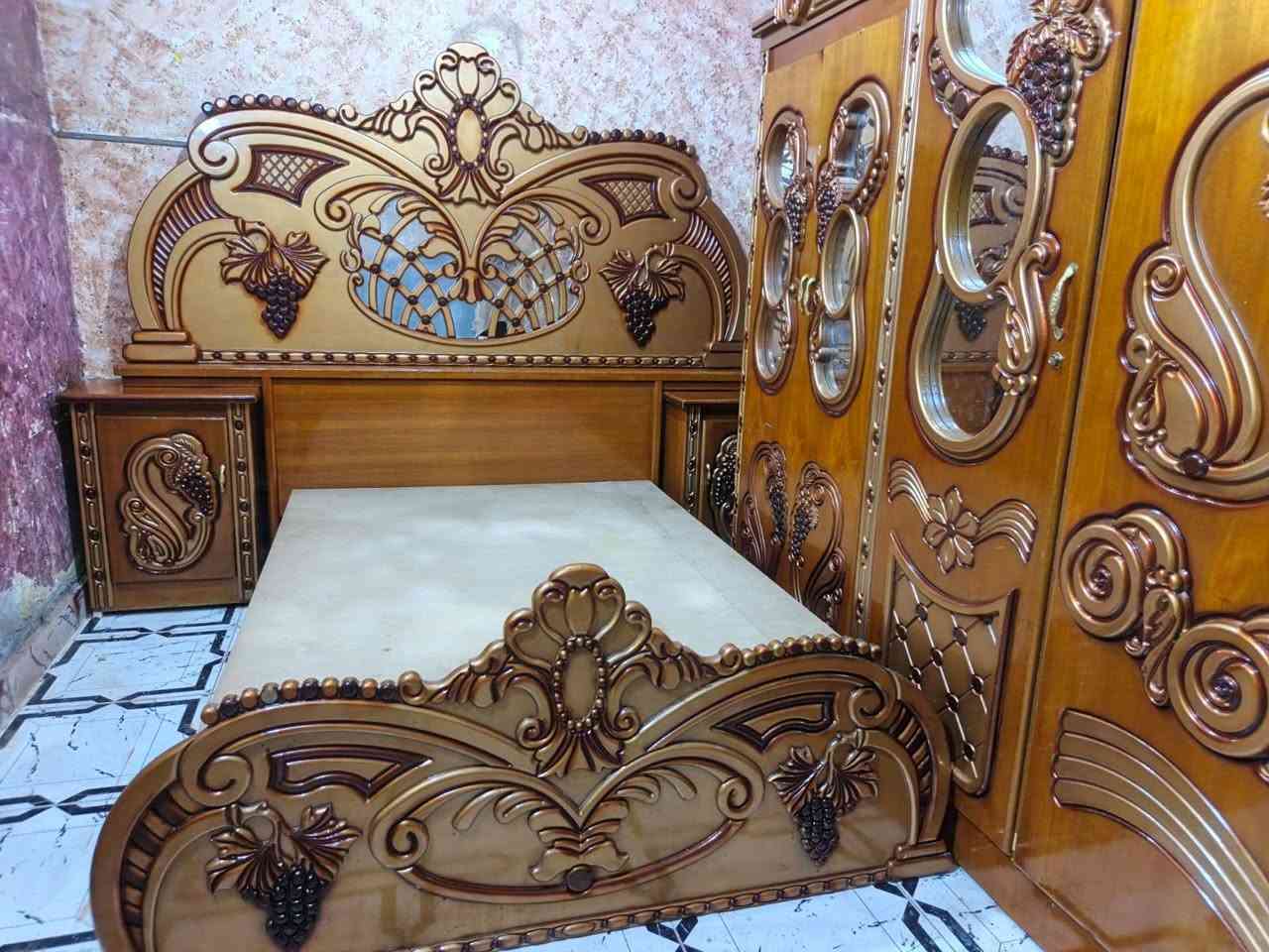 غرفة اخشاب ام السته نجاره جديده كلش نهايته 650 مكان ناصريه ***********
