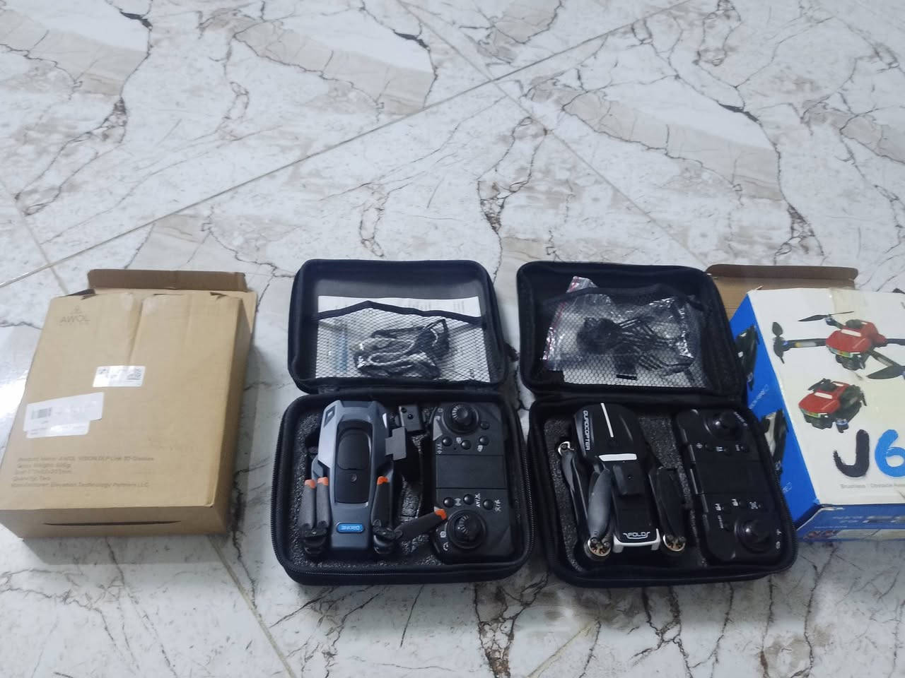 السلام عليكم
طيارة درون P8 جديد فتحة كارتون 

مواصفاتها 
بيهة حساس تصادم 
شاحنة + بطارية 
مراوح إضافية 
تحكم في وضعية الكاميرا 
حركة 360 درجة 

طيارة الثنية اسمها j6 معروفة طيارة غنية عن التعريف 

مواصفاتها 
حساس تصادم 
كفر المراوح 
كيبلات عدد-2
محركات بروشلس بدون فحمات 
كاميرا وضوح تام 
بطاريات عدد-2
ليدات إضافية 

للاستفسار رقم واتساب 

*********** 
او مراسلة على  الخاص 

السعر الطيارة الواحدة 30 الف ثنين 60
