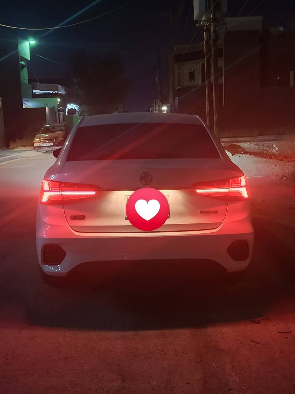 للبيع فقط بدون مراوس MG5 2025
مكانها بغداد الكرادة 
***********
السعر 110 وبيها مجال بسيط 
ماشيه 19 الشكل الجديد جديده حيل بيها فقط طخه صغيره بين البابين شخطين وشخط بالدعاميه فول مواصفات عده الفتحه جديدة ومناقصها اي شي باسمي رقم بغداد
