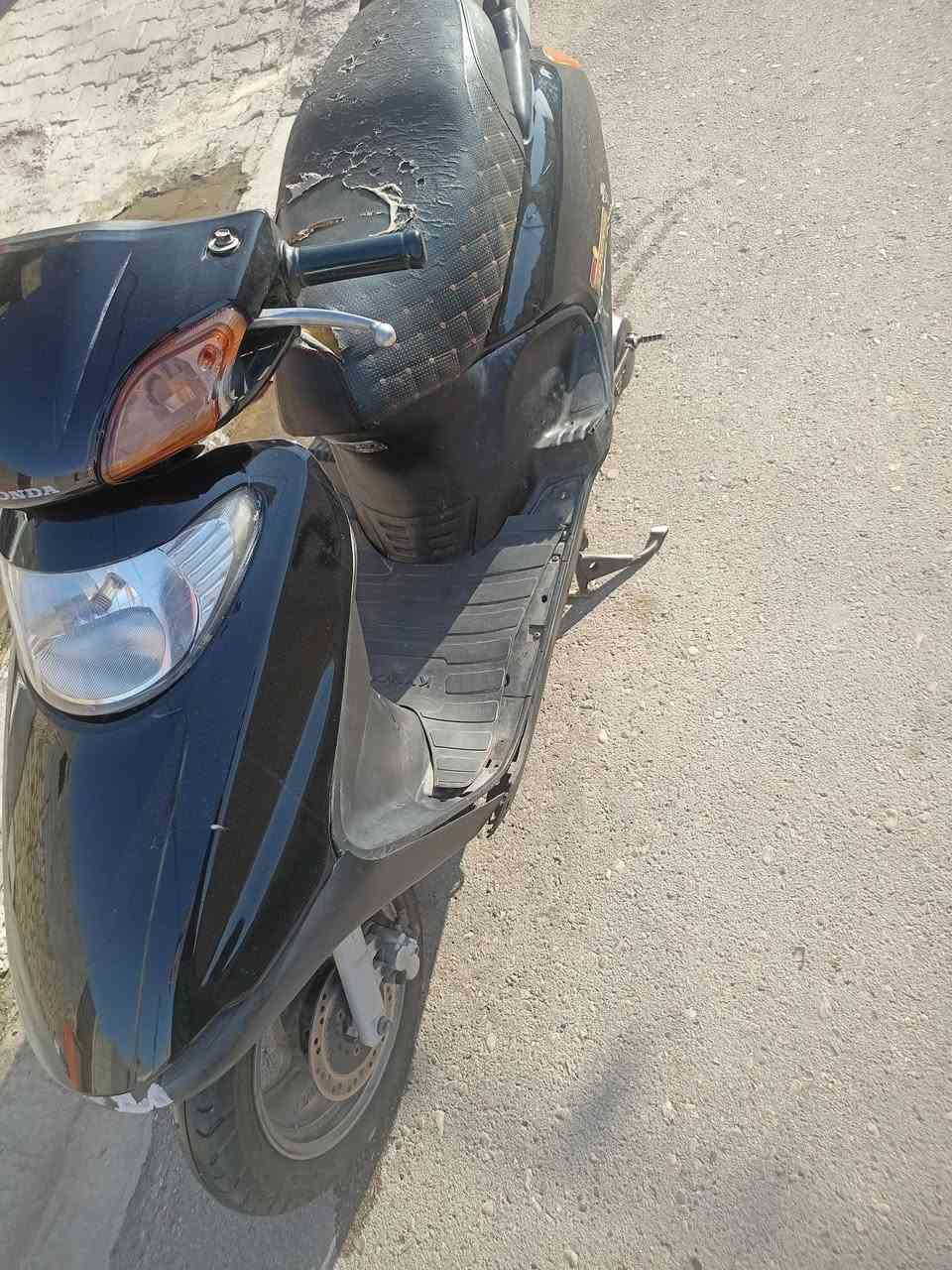 سلام عليكم سبيسي للبيع دراجه مكفوله كفاله عامه ماعده بس بستم مبدل باقي غراضه كله بلاد والاصلي معوزه اي شي بس قفل جنطه ميشتغل وباقي كله شغال سعره 600 مكاني كوت المشروع 
***********

