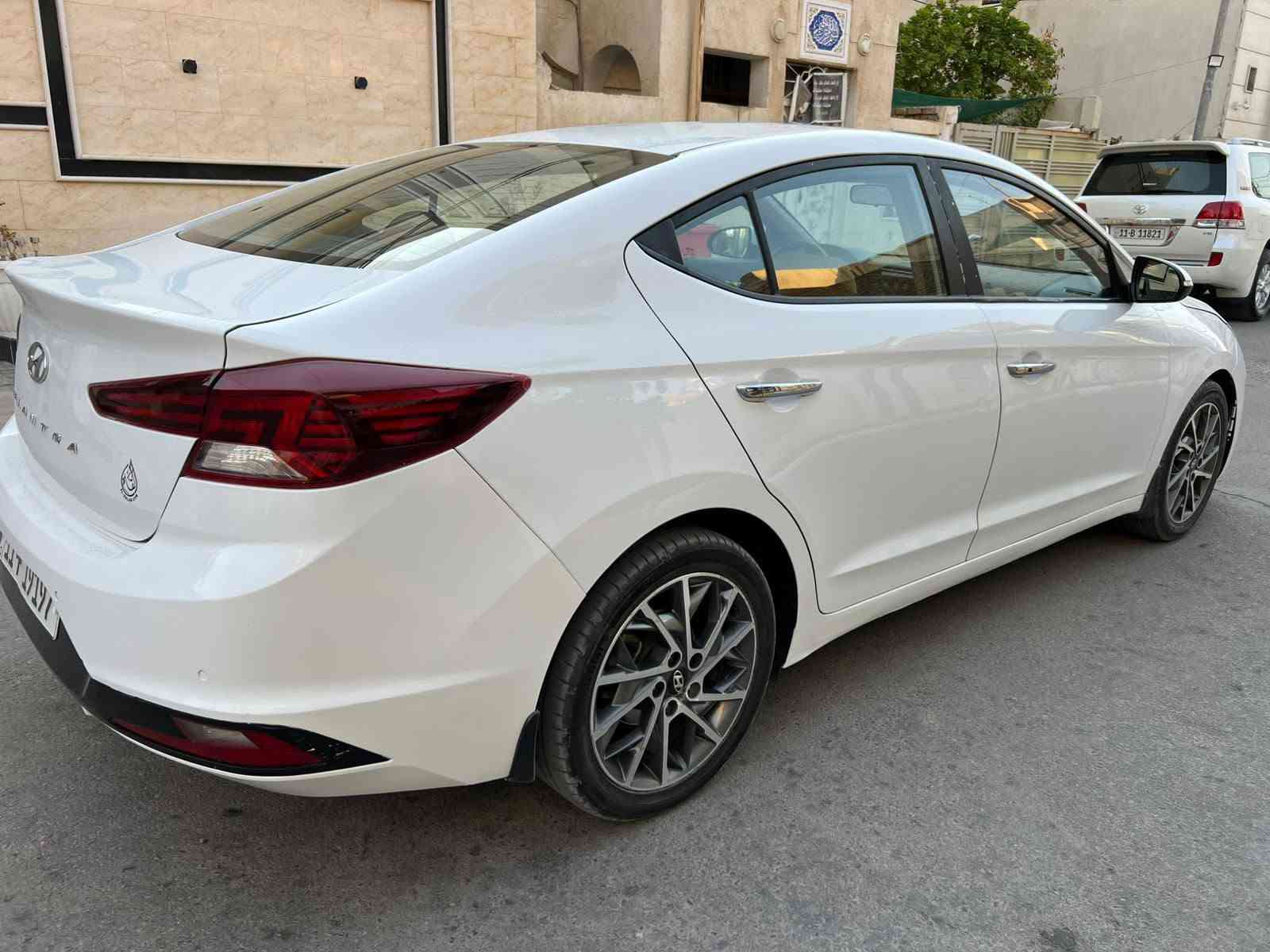 السلام عليكم 
النتره 2019 خليجي رقم بغداد تحويل مباشر 
سيارة بيها جاملغ وباب وطرف لبنيد صبغ فقط بدون ضرر داخلي موصفات فول واحد عل واحد 
محرك كير كفاله حداديه تبريد ثلج 
سيارة جاهزة للاخير محرك 2000 دوش 
السعر 137 وبيها مجال الشراي يتصل وبلخدمه *********** مكان السيارة ناصريه مركز
