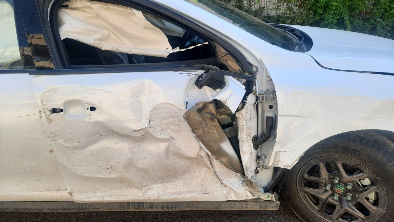 السلام عليكم BYD كن بلاس موديل 2025 ضرر جاملغ وباب  ماشية 3000 الف الكلي كهرباء وبانزين السعر 15  مليون وبيها مجال كلش بسيط ابيعها على وضعها  مكاني موصل  الاستفسار ***********
*********** الكورك واتساب فقط
