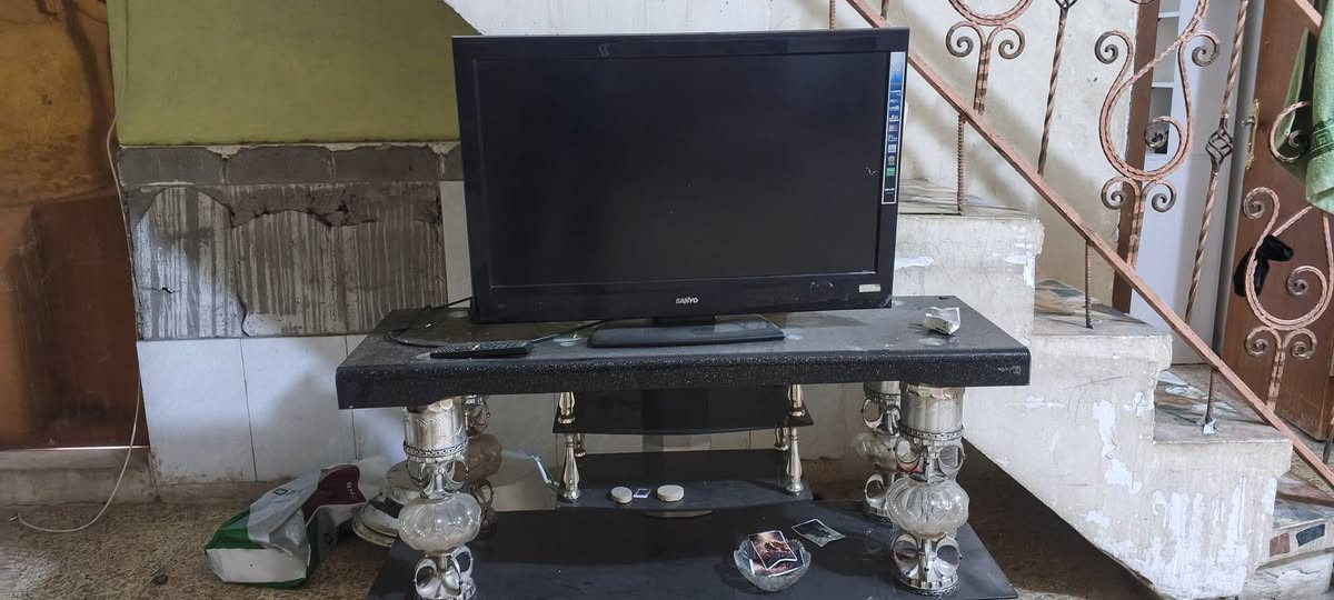 بلازمه للبيع شغاله. حجمه 42 ويها ميز هم السعر 100 بيه مجال العنوان ناصريه مركز قرب جسر نبي الله برهيم
